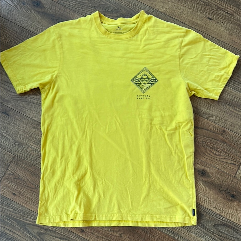 Men’s Vibrant Yellow Short Sleeve Tee size L